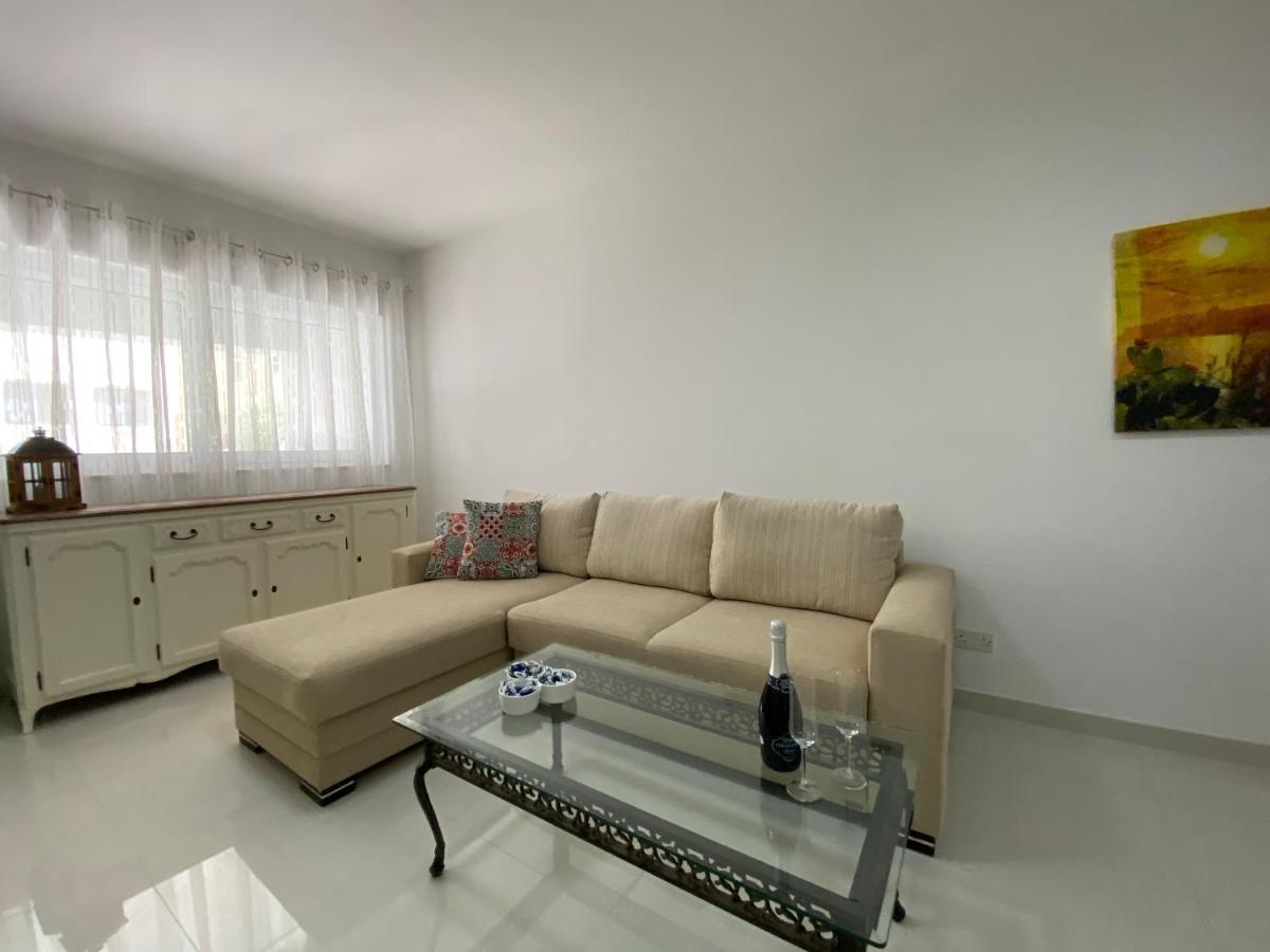 Apartment Sunshine - Modern Three Bedroom Ground Floor With Yard *